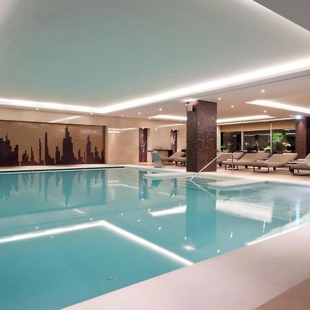 Epic Sana Lisboa Hotel Bagian luar foto The swimming pool at the InterContinental Budapest